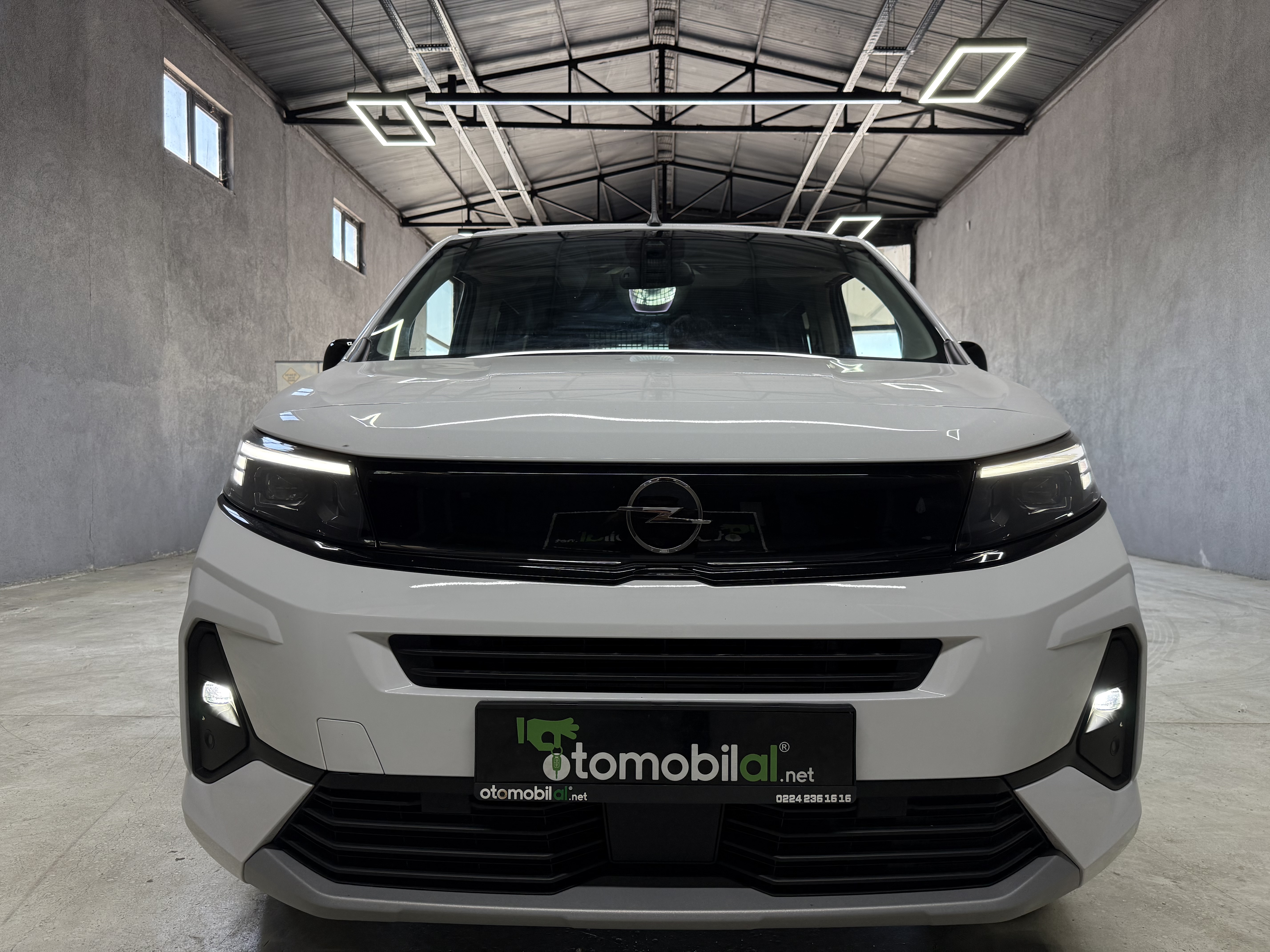 2024 OPEL COMBO 1.5D ULTİMATE HATASIZ CAM TAVANLI 